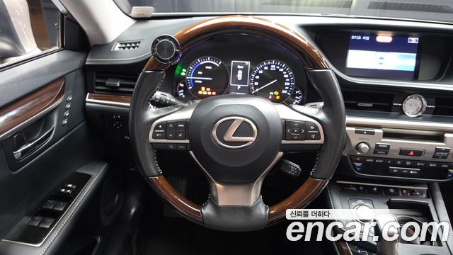 Lexus ES300h Supreme+ XV60 2018 — фото 13