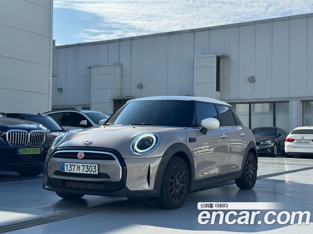 MINI Cooper Classic Third Generation 2024 — фото 1
