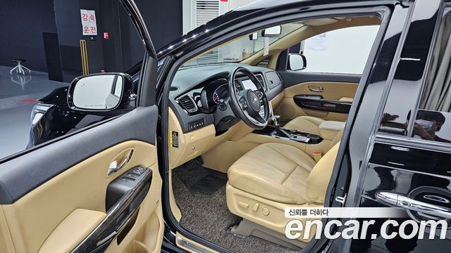 Kia Carnival Gasoline 9-Seater Hi-Limousine Noblesse Special 2020 — фото 10