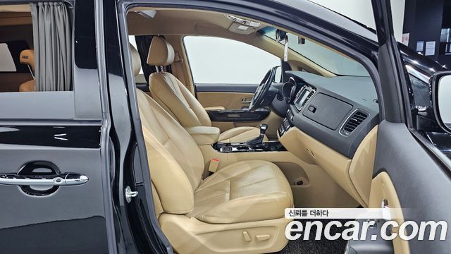 Kia Carnival Gasoline 9-Seater Hi-Limousine Noblesse Special 2020 — фото 11