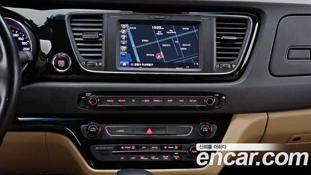 Kia Carnival Gasoline 9-Seater Hi-Limousine Noblesse Special 2020 — фото 14