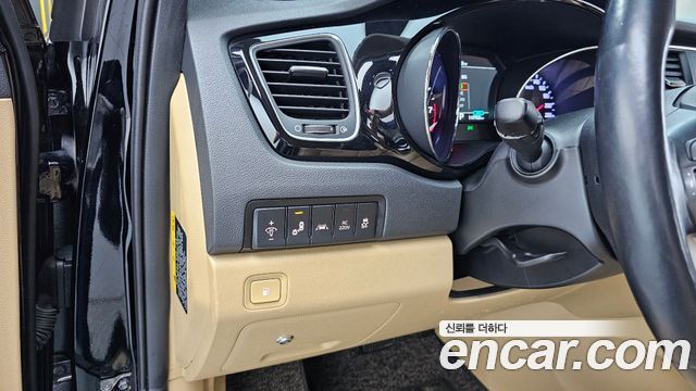 Kia Carnival Gasoline 9-Seater Hi-Limousine Noblesse Special 2020 — фото 16