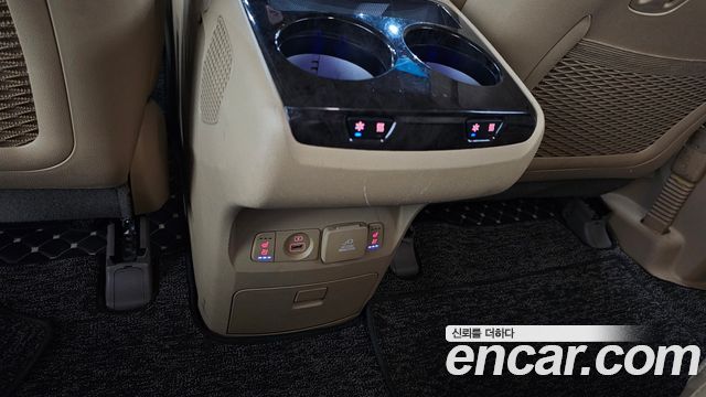 Kia Carnival Gasoline 9-Seater Hi-Limousine Noblesse Special 2020 — фото 18