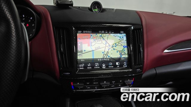 Maserati Levante 3.0 S AWD GranSport 2017 — фото 12
