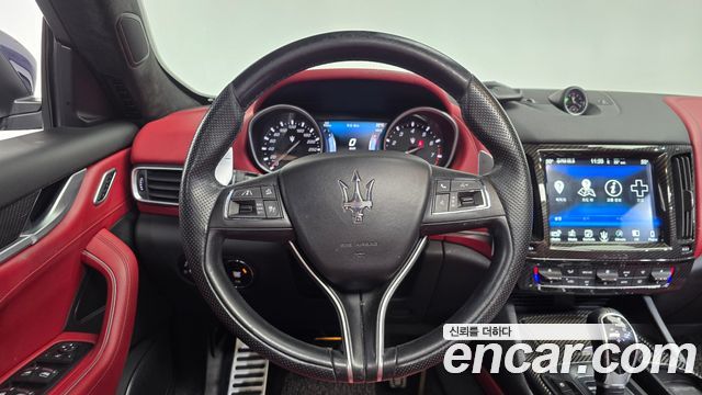 Maserati Levante 3.0 S AWD GranSport 2017 — фото 13