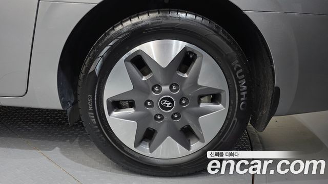 Hyundai Staria L3.5 Tourer 11-Seater Modern 2022 — фото 21