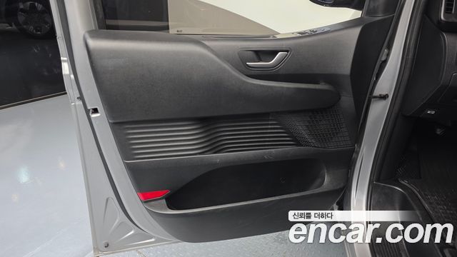Hyundai Staria L3.5 Tourer 11-Seater Modern 2022 — фото 24