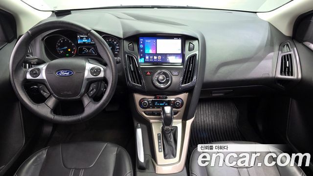 Ford Focus 2.0 Titanium Hachback 3rd 2012 — фото 7