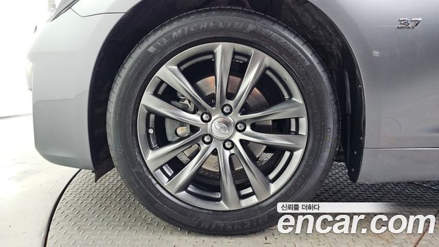 Infiniti Q70 3.7 Premium 2015 — фото 5