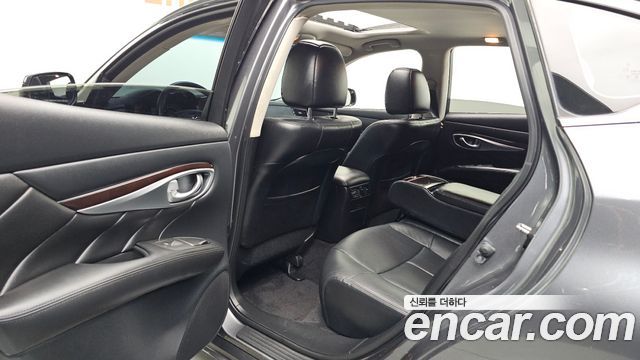 Infiniti Q70 3.7 Premium 2015 — фото 11