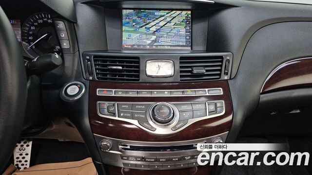 Infiniti Q70 3.7 Premium 2015 — фото 15