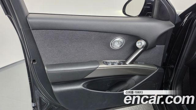Genesis GV60 Standard 2023 — фото 30