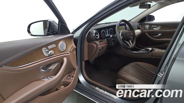 Mercedes-Benz E-Class (W213) E300e Exclusive 2019 — фото 10