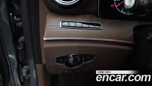 Mercedes-Benz E-Class (W213) E300e Exclusive 2019 — фото 24