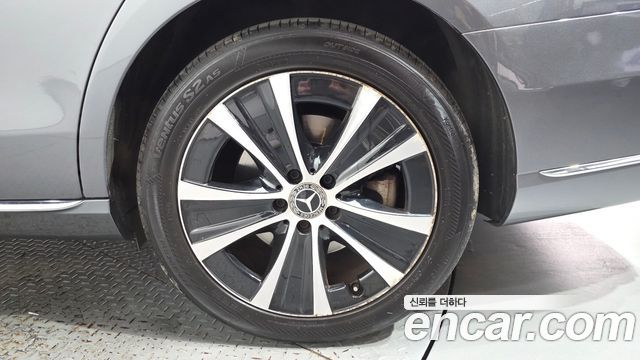 Mercedes-Benz E-Class (W213) E300e Exclusive 2019 — фото 27