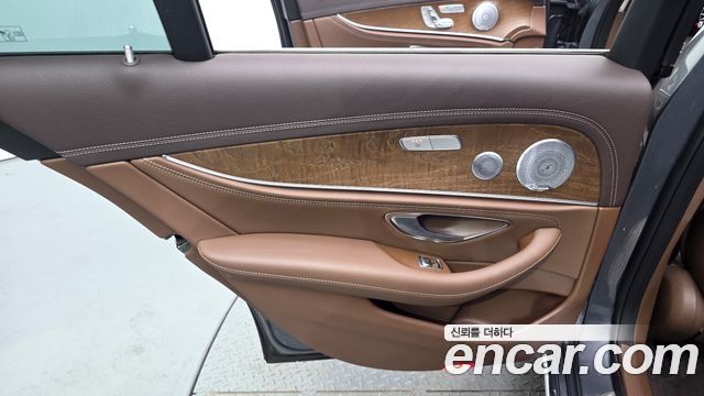 Mercedes-Benz E-Class (W213) E300e Exclusive 2019 — фото 31