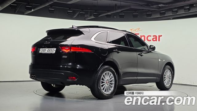 Jaguar F-PACE 20d Prestige 2018 — фото 2