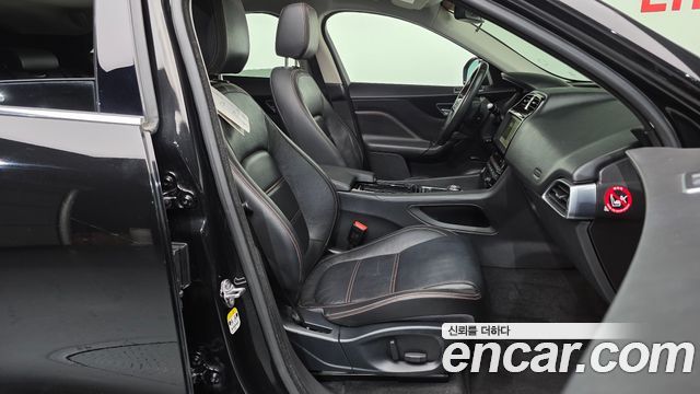 Jaguar F-PACE 20d Prestige 2018 — фото 11