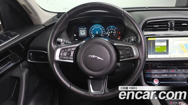 Jaguar F-PACE 20d Prestige 2018 — фото 13
