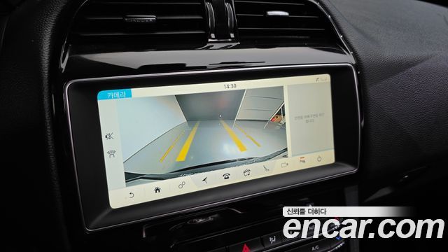Jaguar F-PACE 20d Prestige 2018 — фото 15