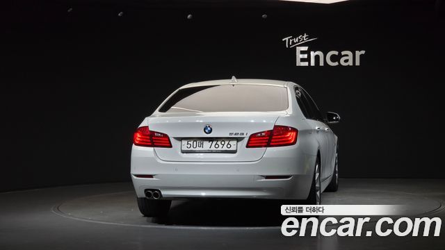 BMW 5 Series (F10) 528i 2015 — фото 4