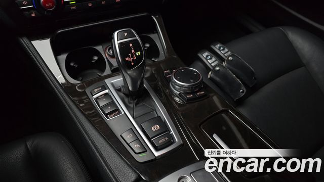 BMW 5 Series (F10) 528i 2015 — фото 9