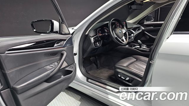 BMW 5 Series (G30) 520d xDrive Luxury Plus 2020 — фото 10