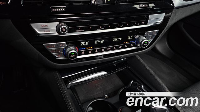 BMW 5 Series (G30) 520d xDrive Luxury Plus 2020 — фото 17
