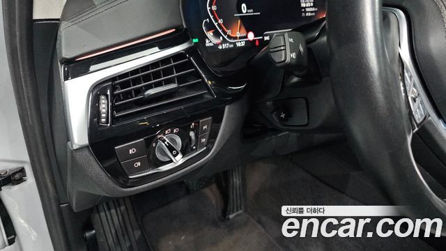 BMW 5 Series (G30) 520d xDrive Luxury Plus 2020 — фото 32
