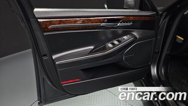 Genesis EQ900 3.8 GDI AWD Premium Luxury 2018 — фото 24