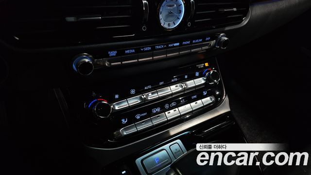 Genesis EQ900 3.8 GDI AWD Premium Luxury 2018 — фото 31