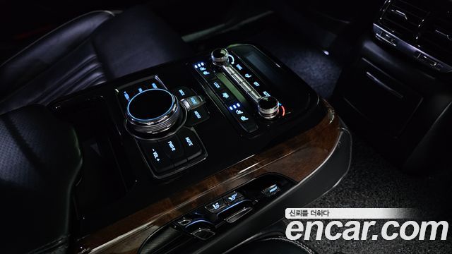 Genesis EQ900 3.8 GDI AWD Premium Luxury 2018 — фото 32