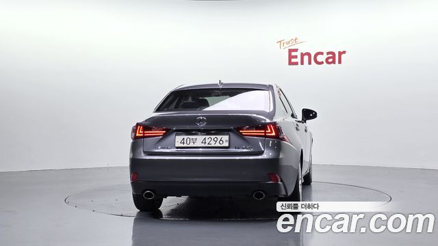 Lexus IS250 Supreme XE30 2014 — фото 4