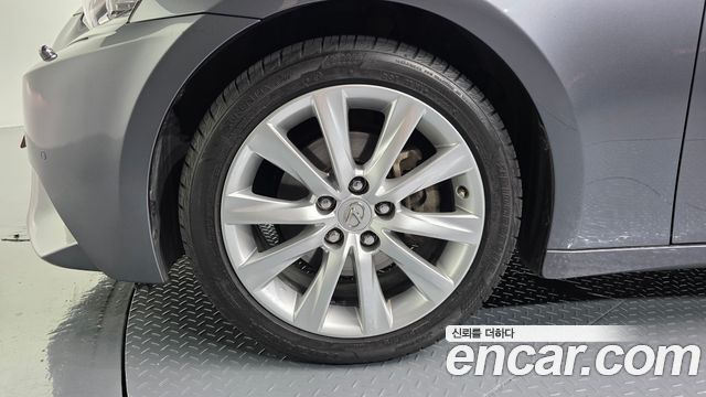 Lexus IS250 Supreme XE30 2014 — фото 5