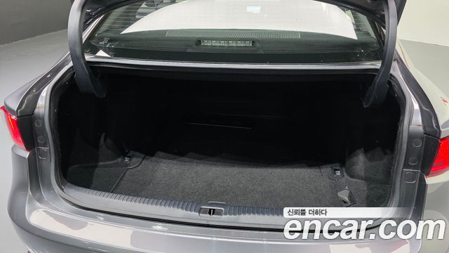 Lexus IS250 Supreme XE30 2014 — фото 20