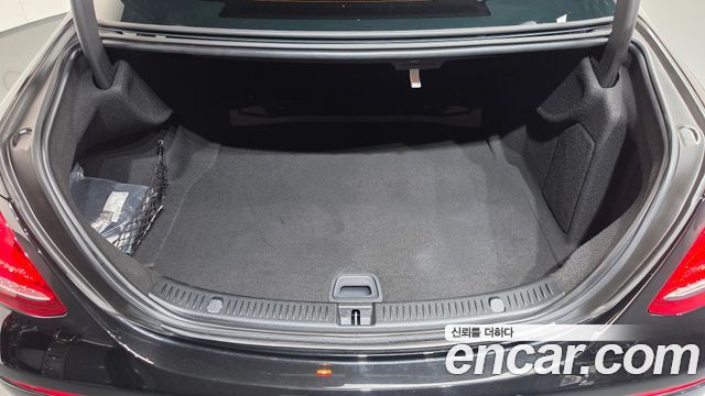 Mercedes-Benz E-Class (W213) E300 Avantgarde 2019 — фото 18