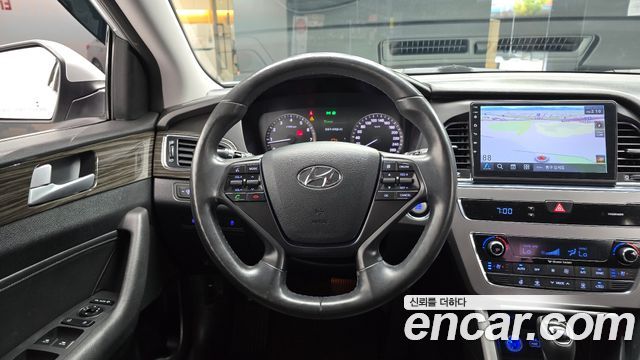 Hyundai Sonata (LF) 2.0 Premium 2015 — фото 13