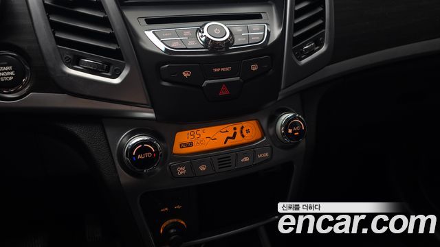 KG Mobility (SsangYong) Korando C 2.0 Advanture 60th Edition 2WD 2015 — фото 15