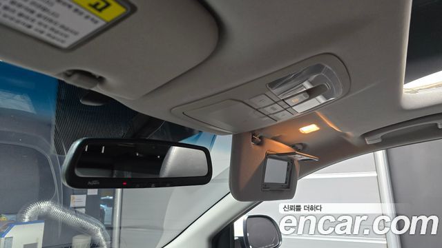 KG Mobility (SsangYong) Korando C 2.0 Advanture 60th Edition 2WD 2015 — фото 19