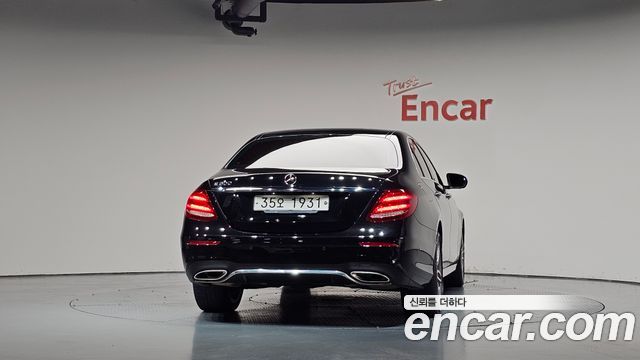 Mercedes-Benz E-Class (W213) E300 AMG Line 2019 — фото 4