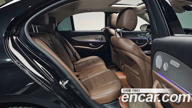 Mercedes-Benz E-Class (W213) E300 AMG Line 2019 — фото 11