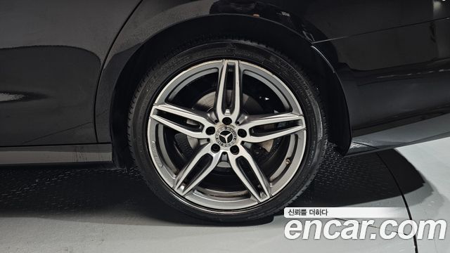 Mercedes-Benz E-Class (W213) E300 AMG Line 2019 — фото 21