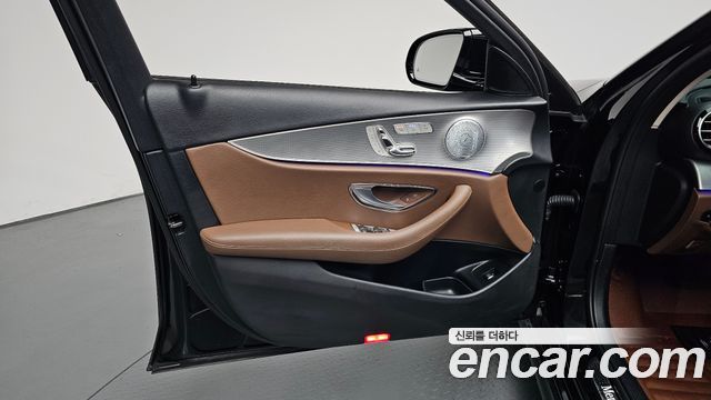 Mercedes-Benz E-Class (W213) E300 AMG Line 2019 — фото 24