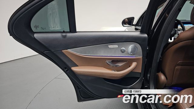 Mercedes-Benz E-Class (W213) E300 AMG Line 2019 — фото 25