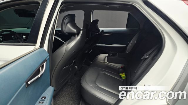 Kia Niro EV Earth 2023 — фото 11