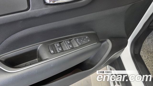 Renault Korea QM6 2.0 LPe LE Signature 2WD 2023 — фото 34