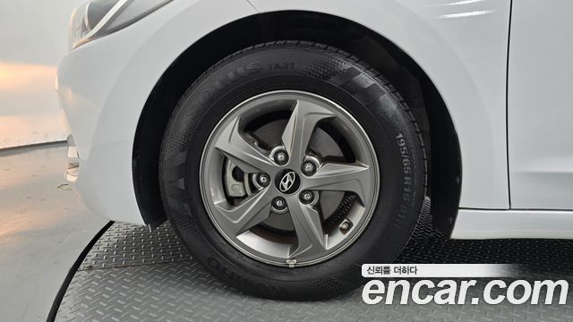 Hyundai Avante (AD) 1.6 GDI Smart 2017 — фото 5