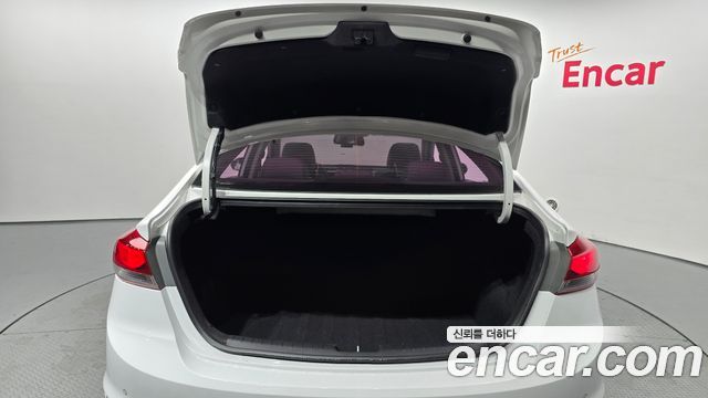 Hyundai Avante (AD) 1.6 GDI Smart 2017 — фото 33