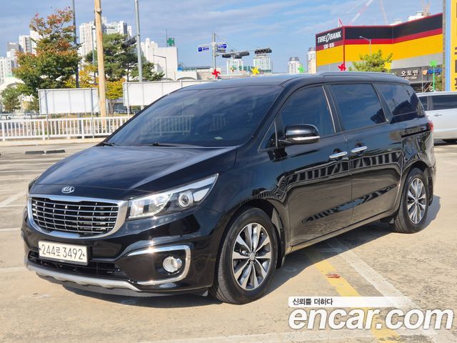 Kia Carnival 9-seater Luxury