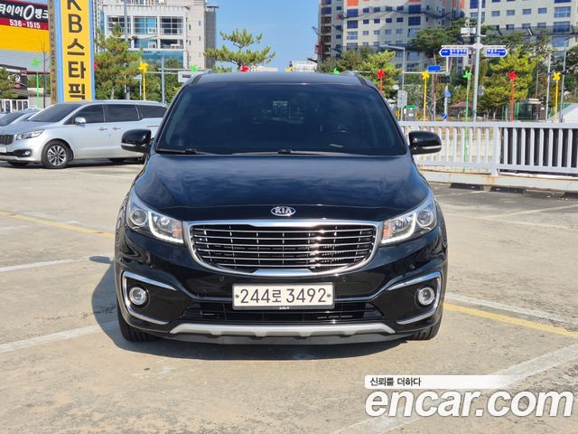Kia Carnival 9-seater Luxury 2018 — фото 2
